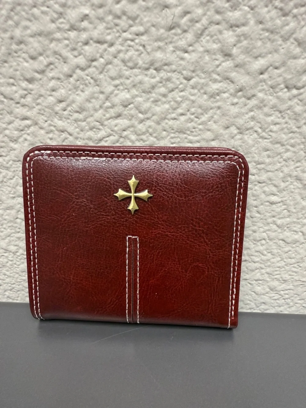 Source Unknown Men's Money Clip Wallet in Deep Burgundy with Gold Cross